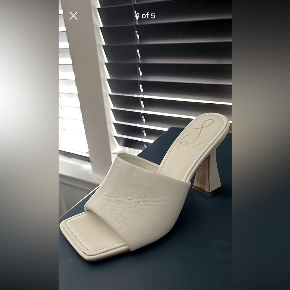 Bought brand new for the bridal shower. Worn once.